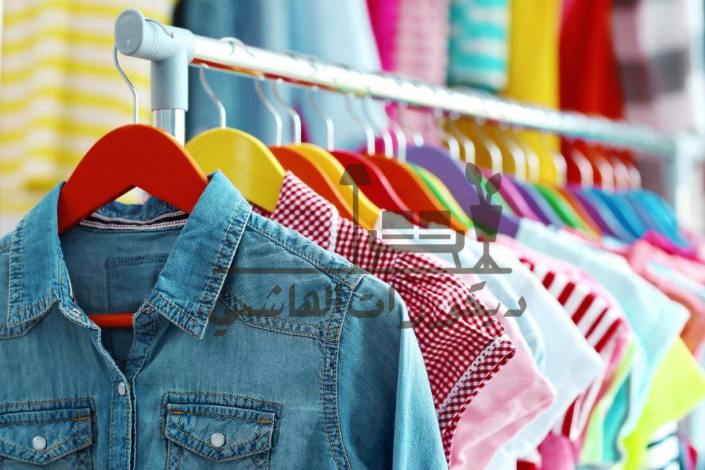 ديكورات محلات ملابس مساحات صغيرة